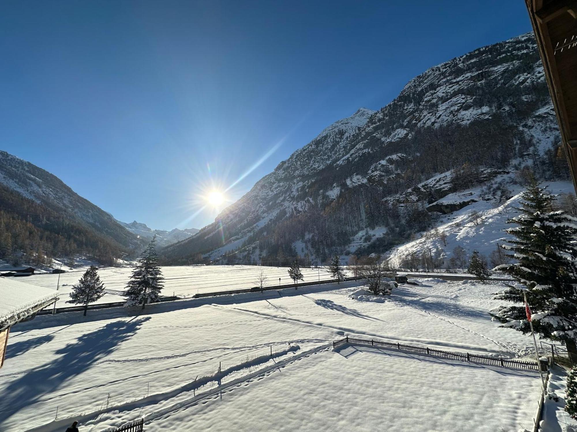 Appartamento Relaxing Loft Haven Near Zermatt - Parking Free Täsch Esterno foto